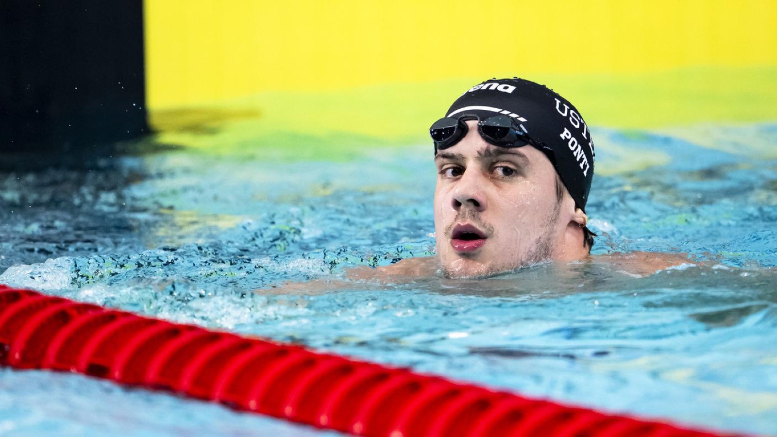 Noè Ponti in vasca dopo una gara